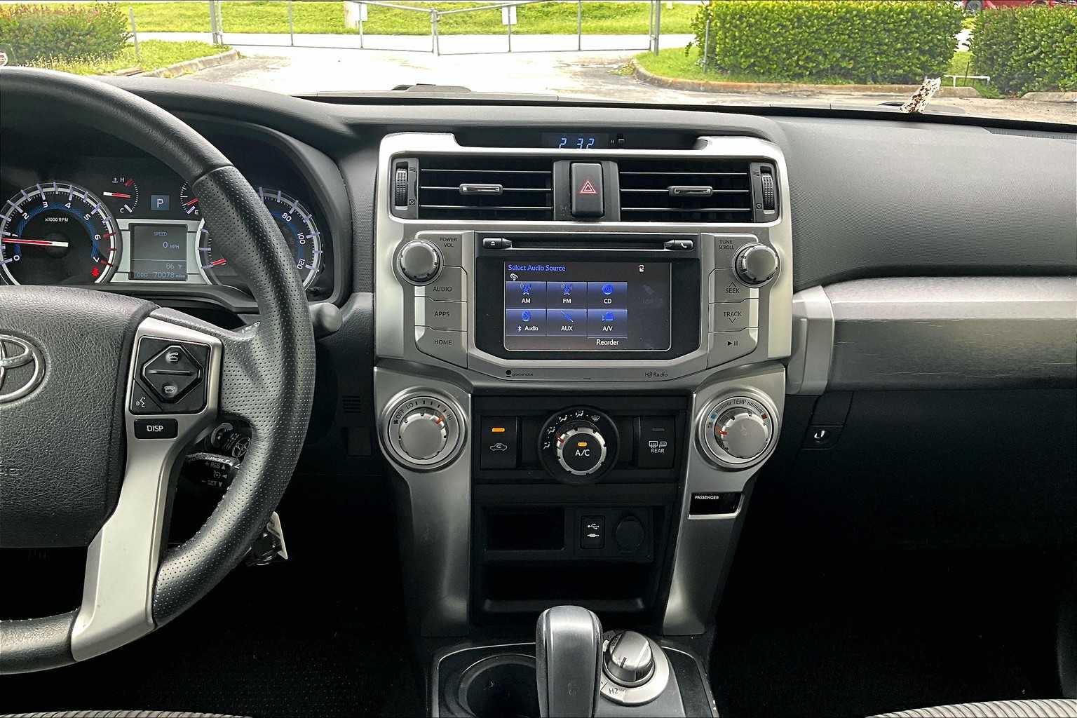 2014 Toyota 4Runner SR5 photo 6