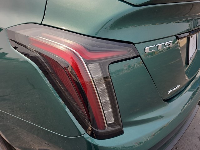 2025 Cadillac CT5 V photo 32