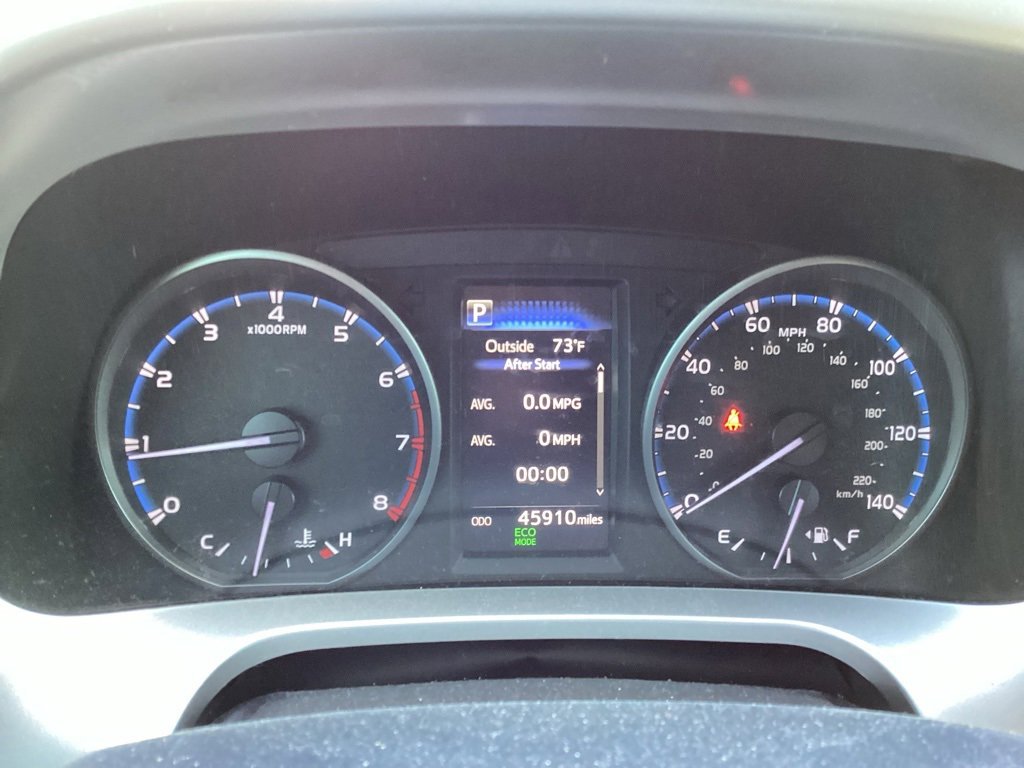 2018 Toyota RAV4 LE photo 3
