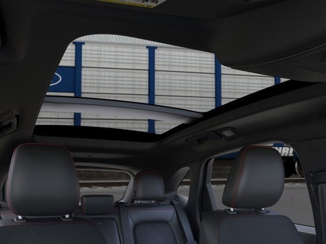 2026 Ford Escape ST-Line photo 4