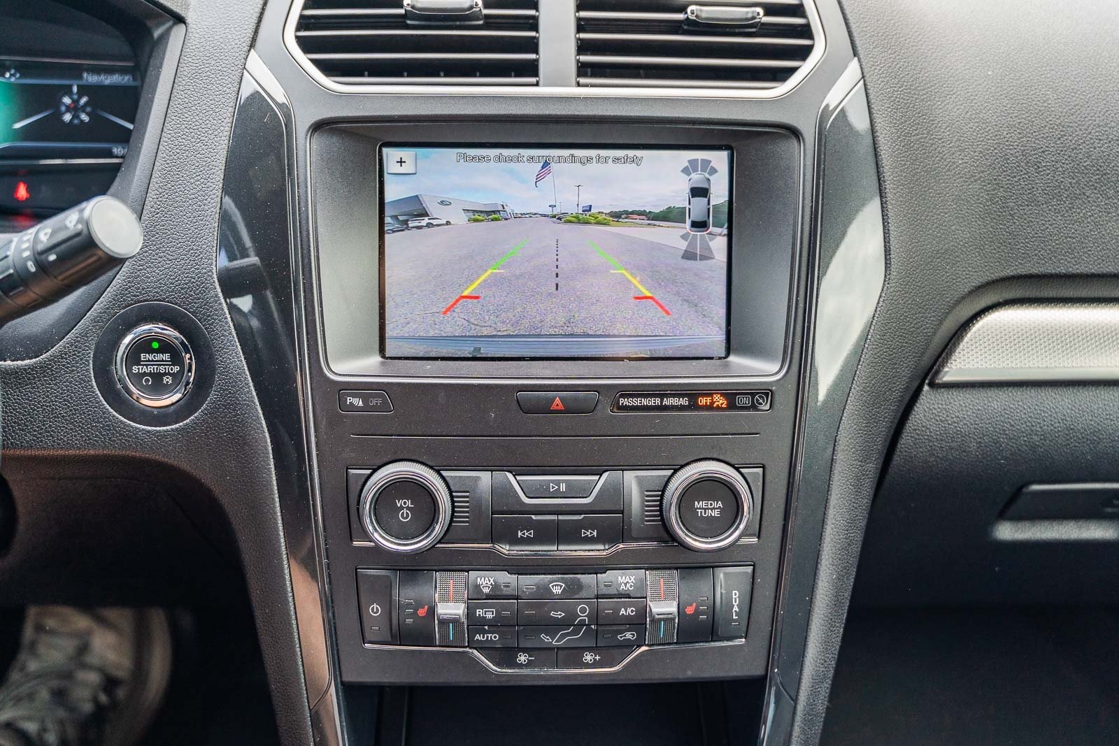 2019 Ford Explorer XLT photo 29