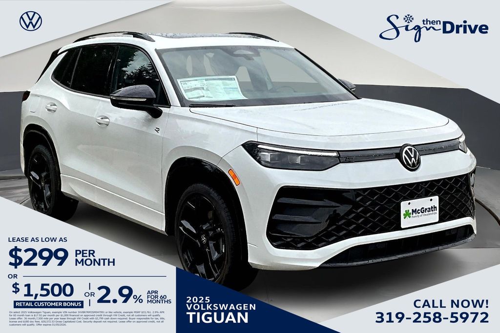 2025 Volkswagen Tiguan SE R-LINE BLACK's photo