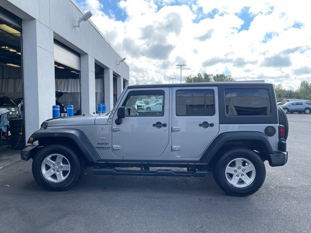 2014 Jeep Wrangler Unlimited Sport photo 4