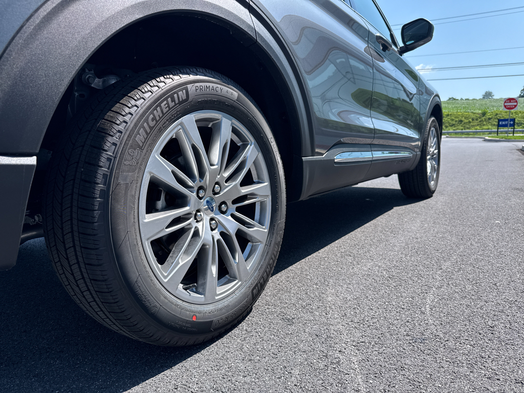 2025 Ford Explorer photo 5