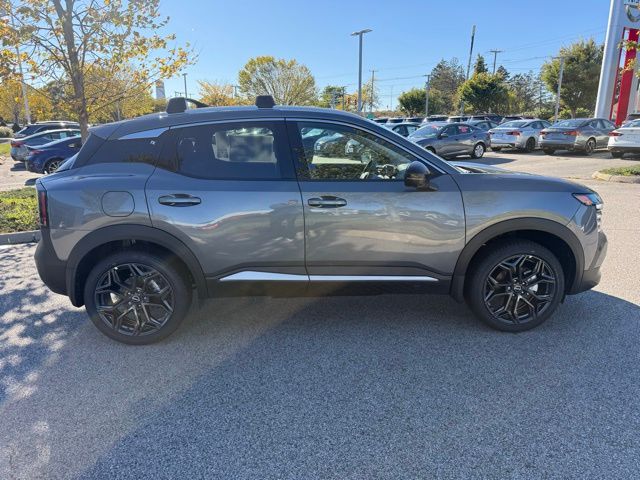 2026 Nissan Kicks SR photo 3