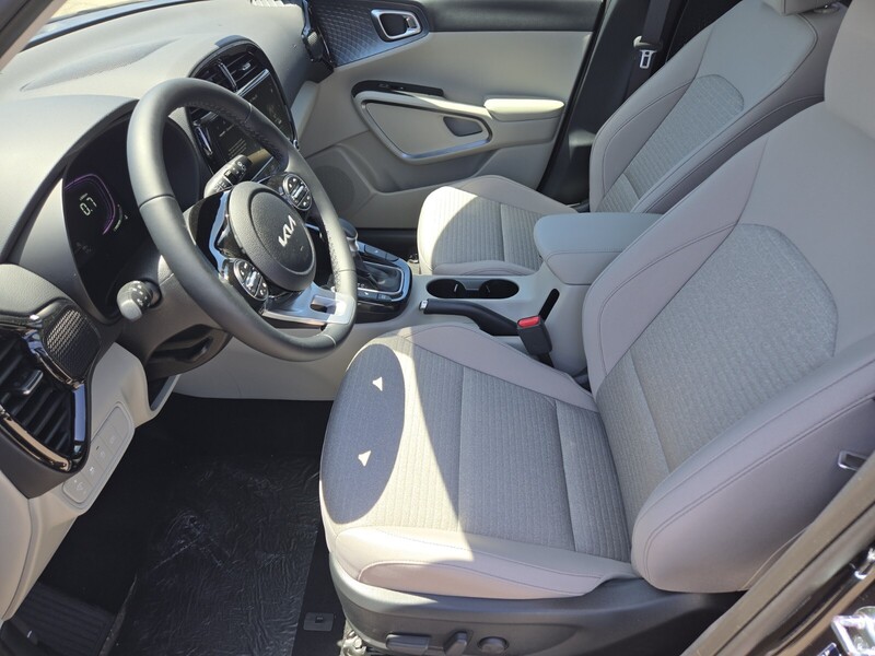 2025 Kia Soul EX photo 4