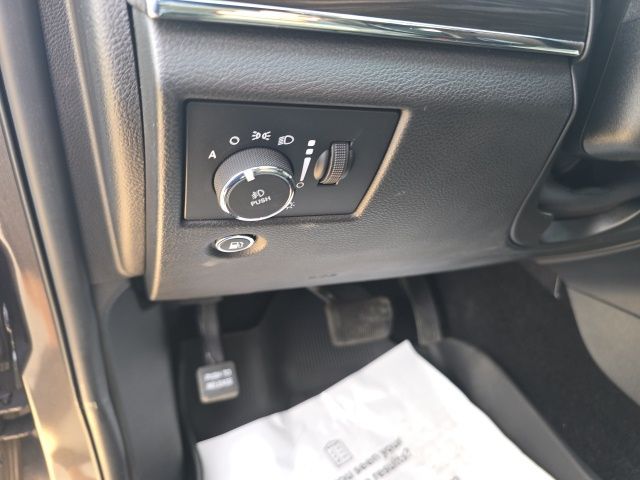2021 Jeep Grand Cherokee Anniversary Edition photo 20