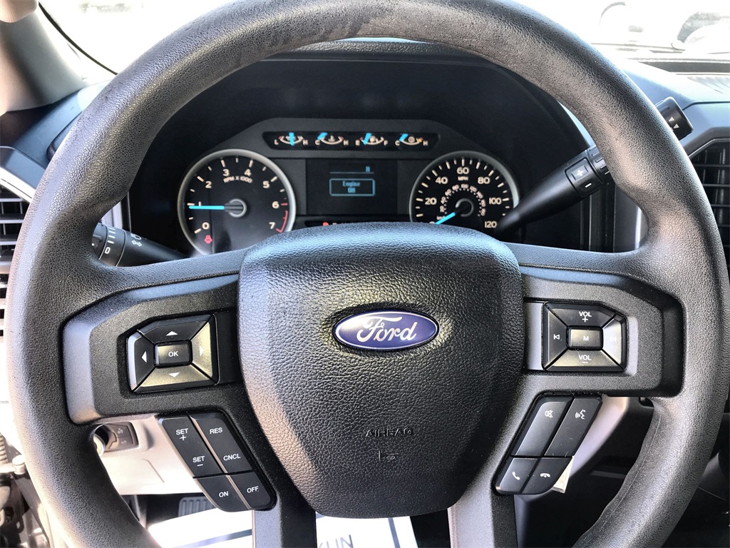 2015 Ford F-150 XLT photo 14