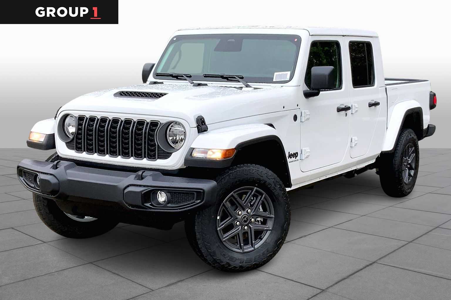 2026 Jeep Gladiator Sport S's photo