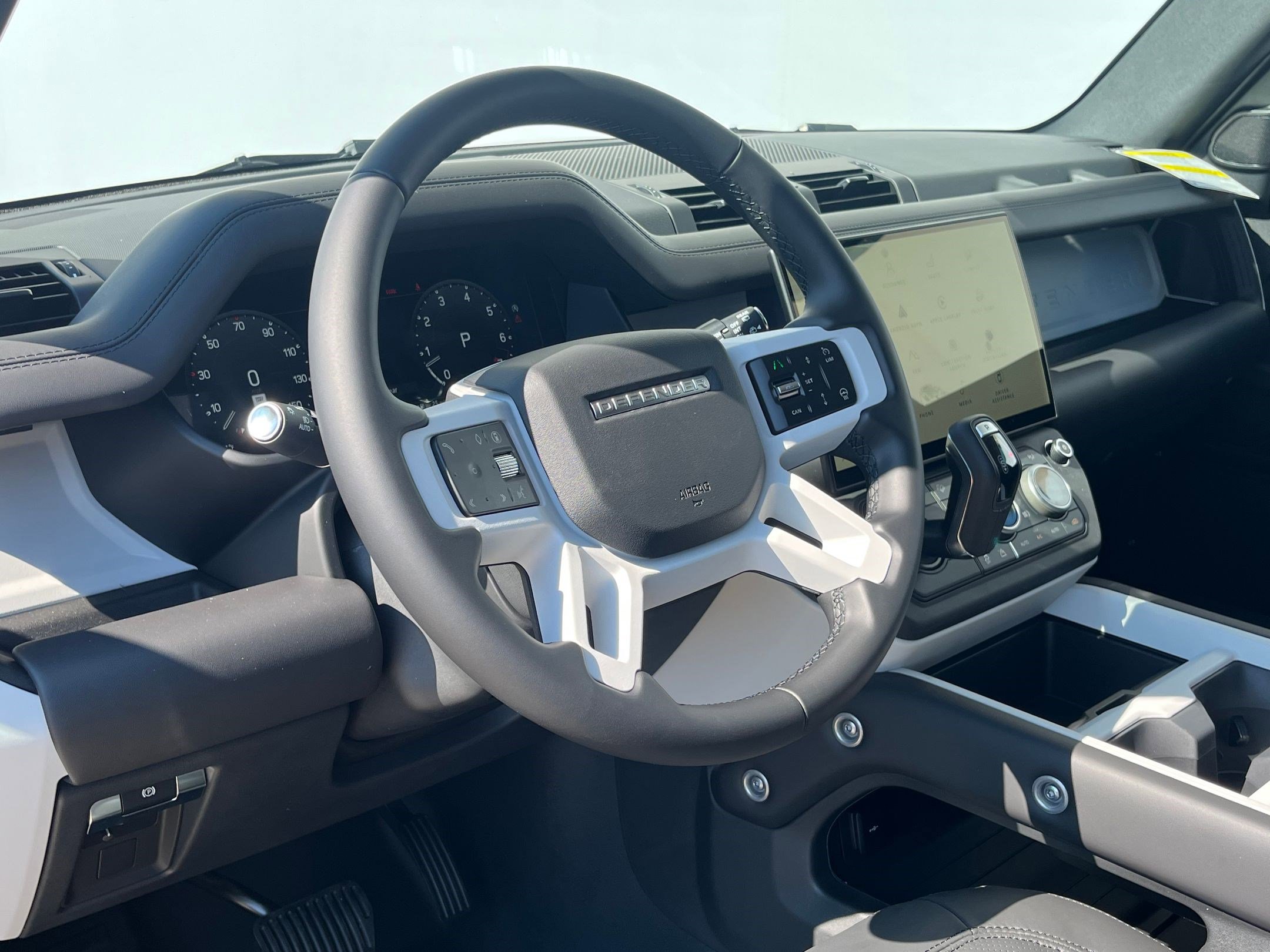 2026 Land Rover Defender 110 S photo 4