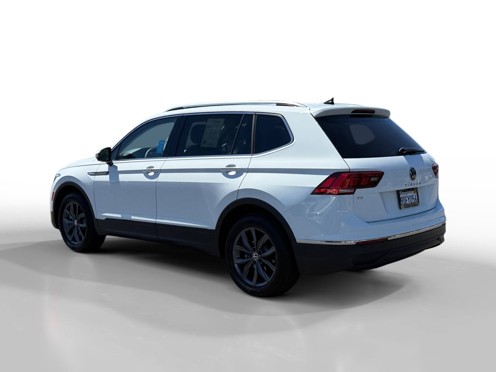 2022 Volkswagen Tiguan SE photo 3