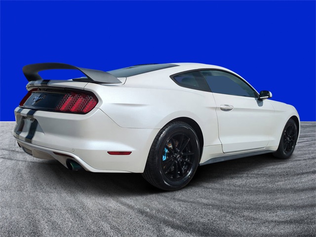 2017 Ford Mustang V6 photo 3