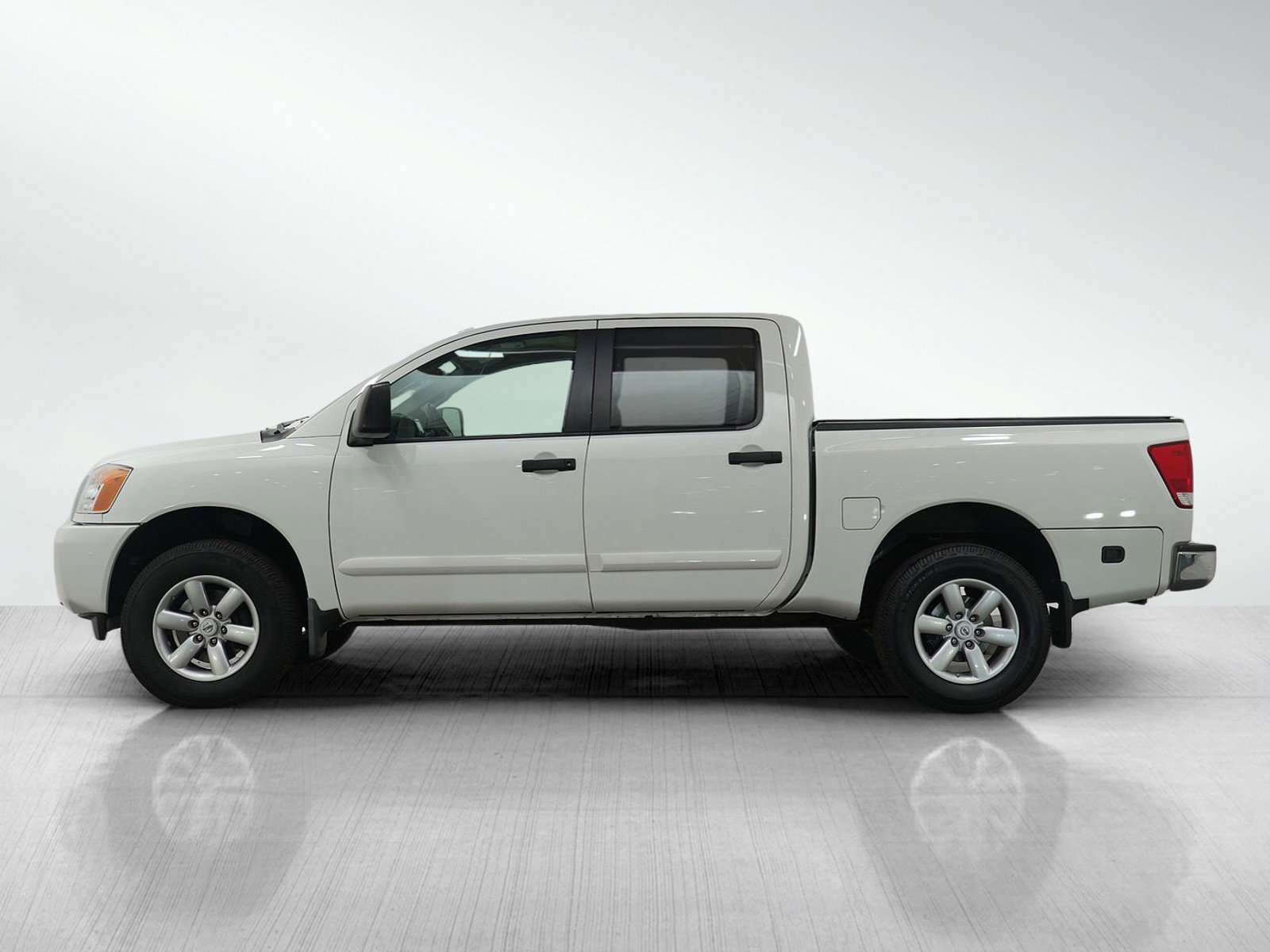 Used 2014 Nissan Titan SV with VIN 1N6AA0ECXEN515955 for sale in Minneapolis, Minnesota
