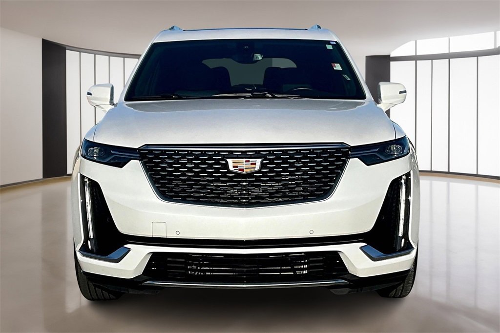 2025 Cadillac XT6 Premium Luxury photo 3