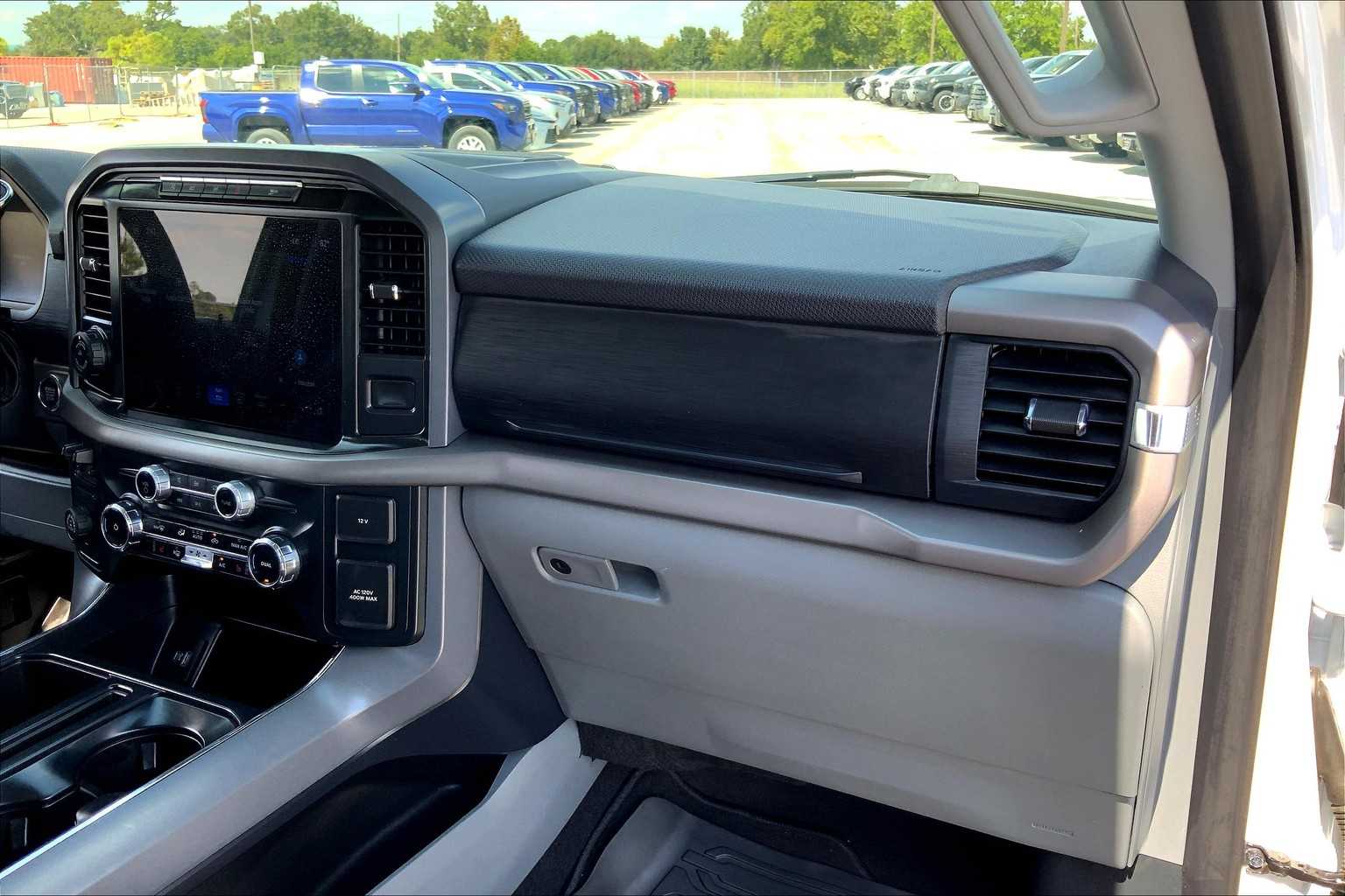 2024 Ford F-150 XLT photo 17