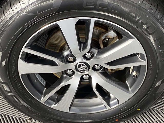 2018 Toyota RAV4 XLE photo 26