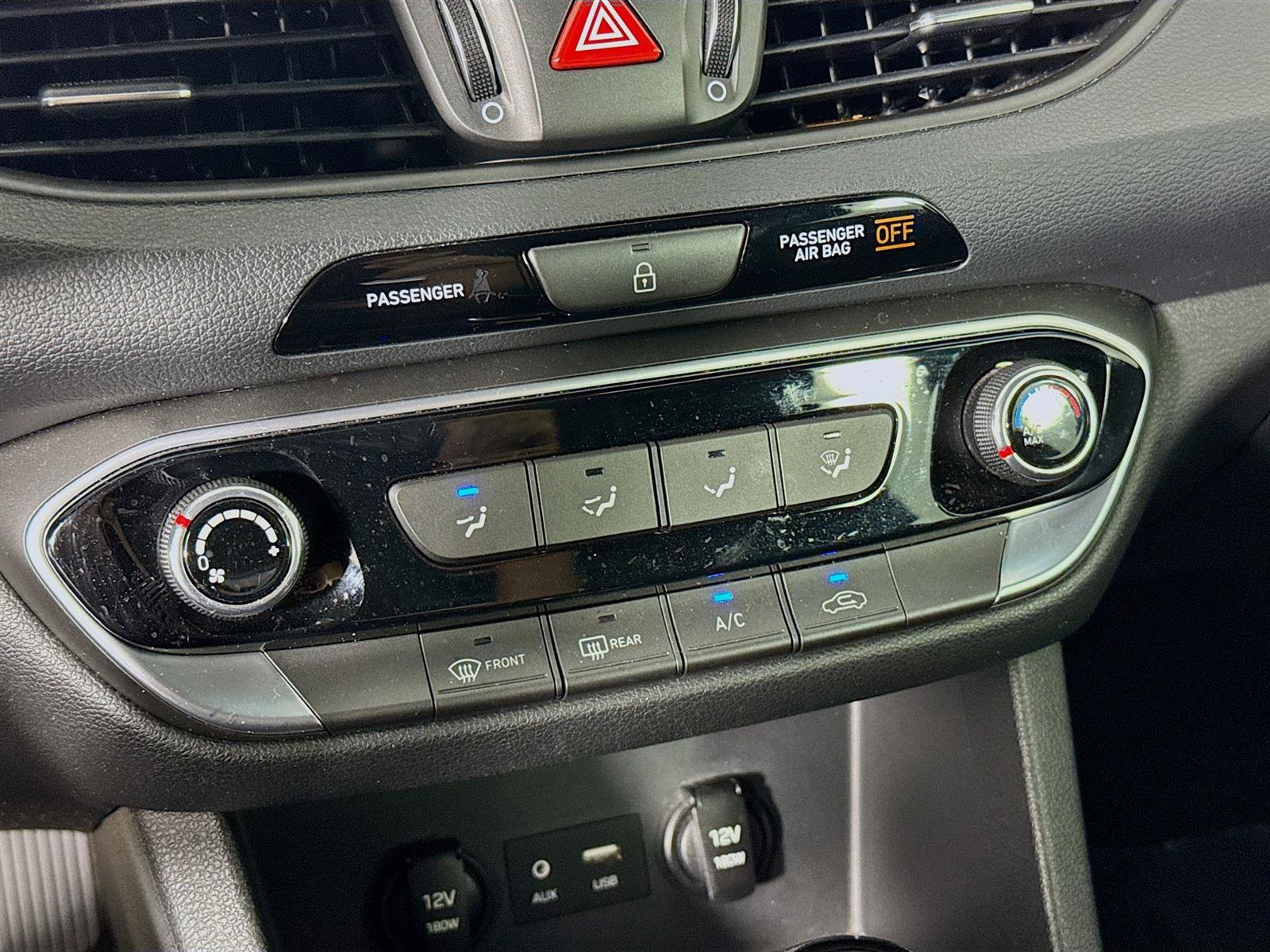2020 Hyundai Elantra GT Base photo 16