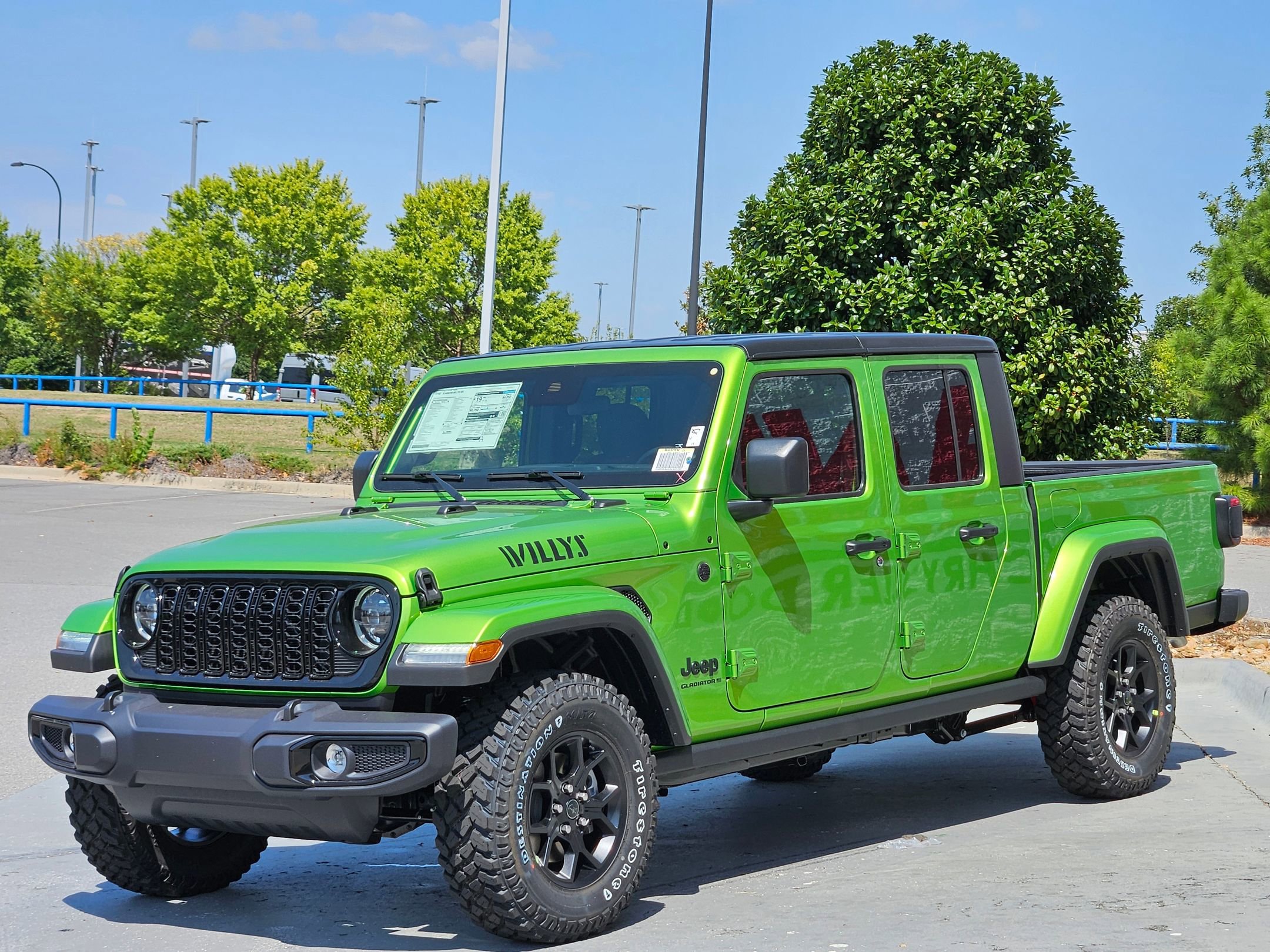 2025 Jeep Gladiator Willys photo 3