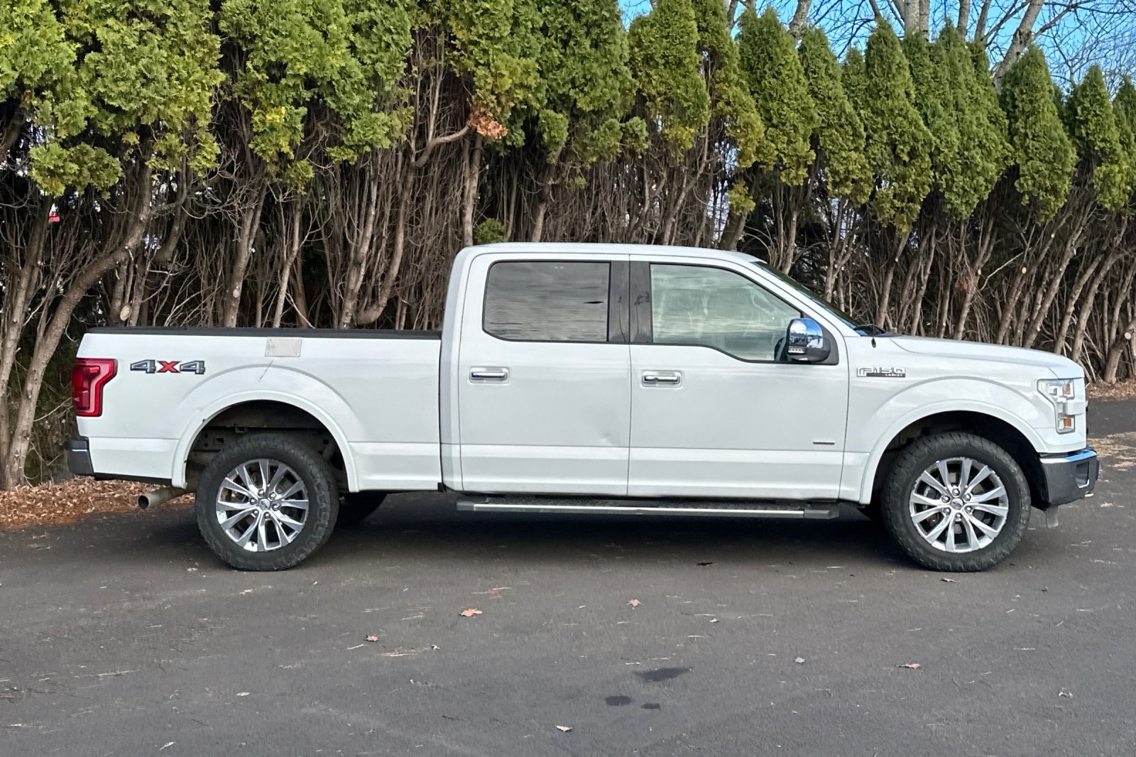 2015 Ford F-150 Lariat photo 3