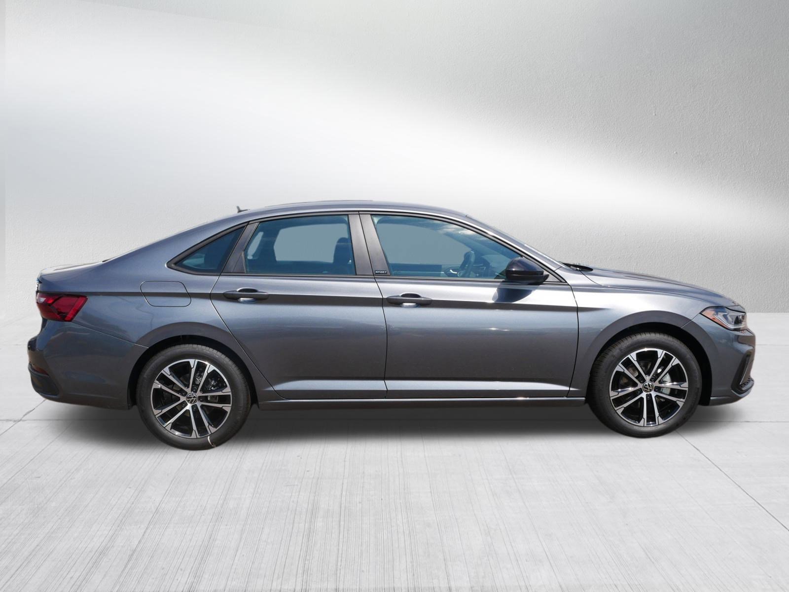 2025 Volkswagen Jetta Sport photo 2