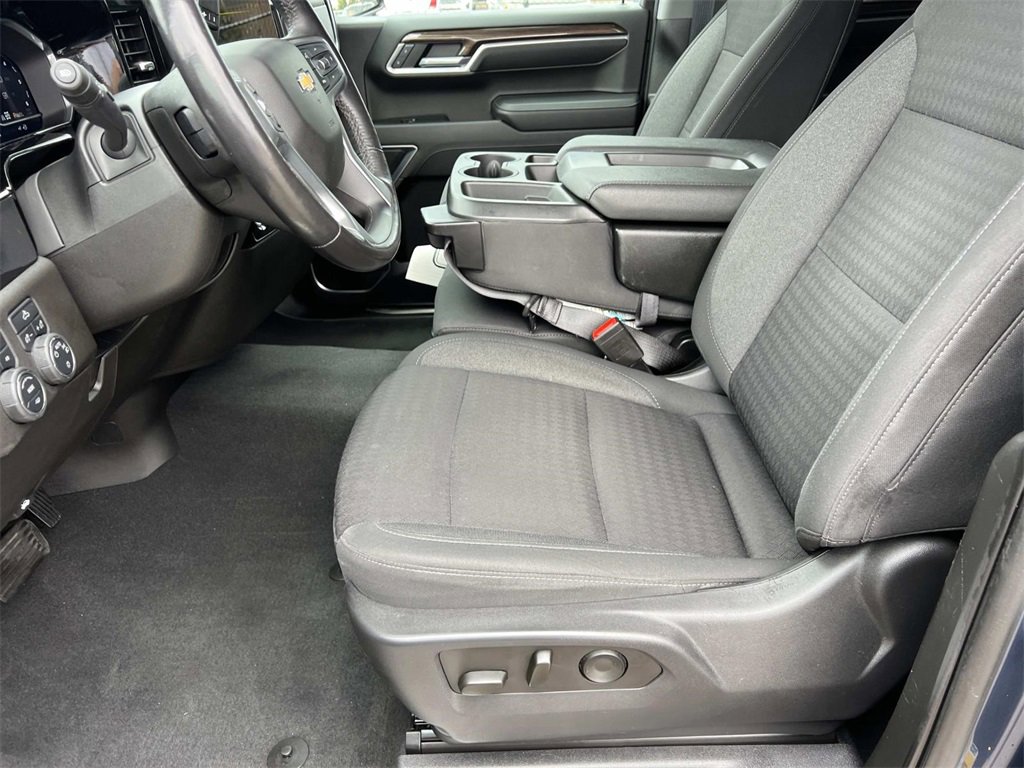 2022 Chevrolet Silverado 1500 LT photo 12