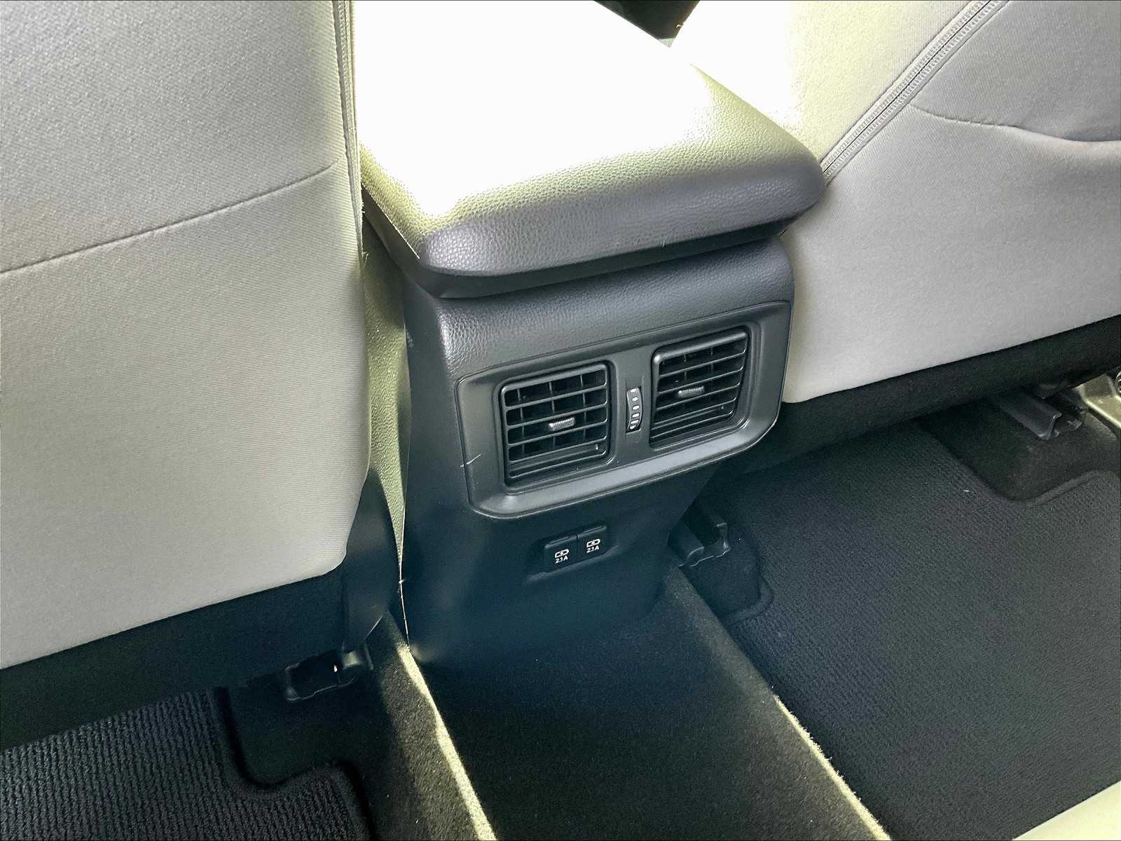 2021 Toyota RAV4 XLE photo 28