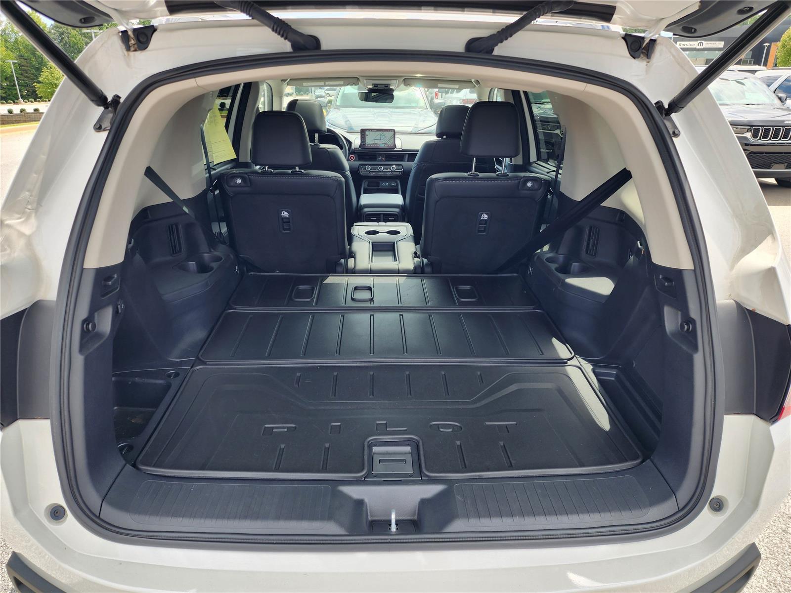 2025 Honda Pilot Touring photo 2