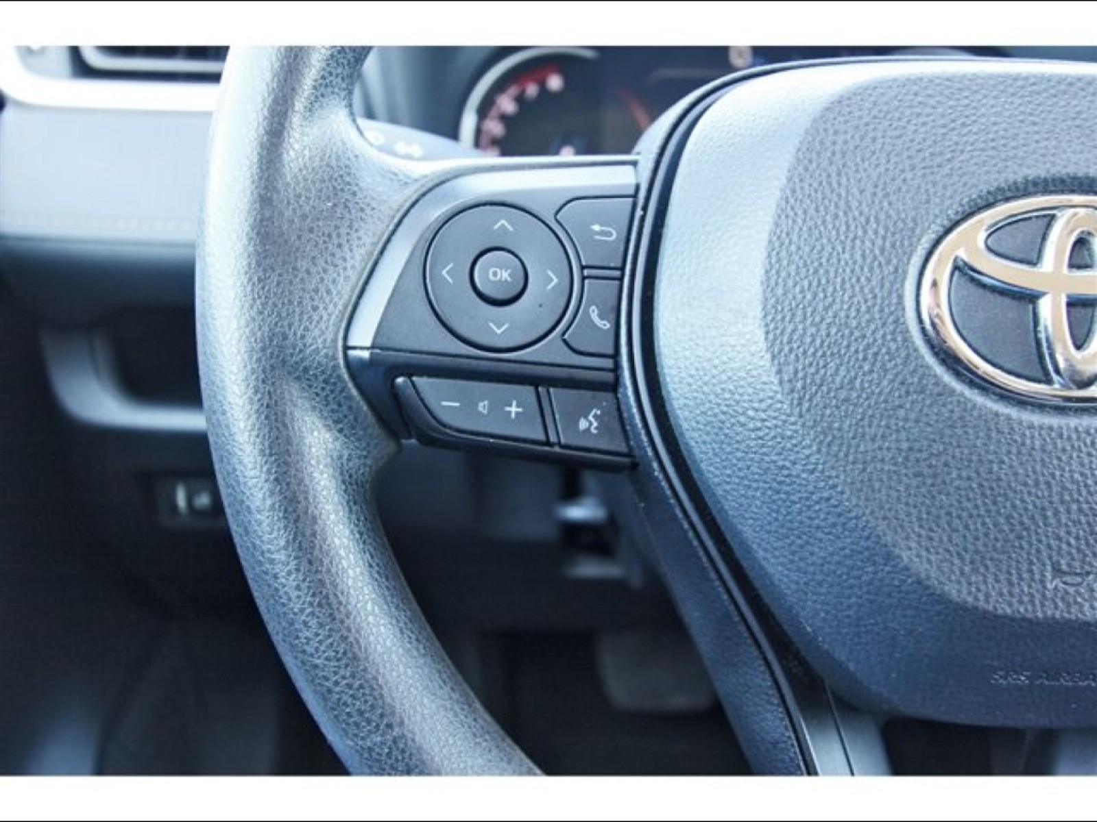 2024 Toyota RAV4 XLE White at Robbins Nissan