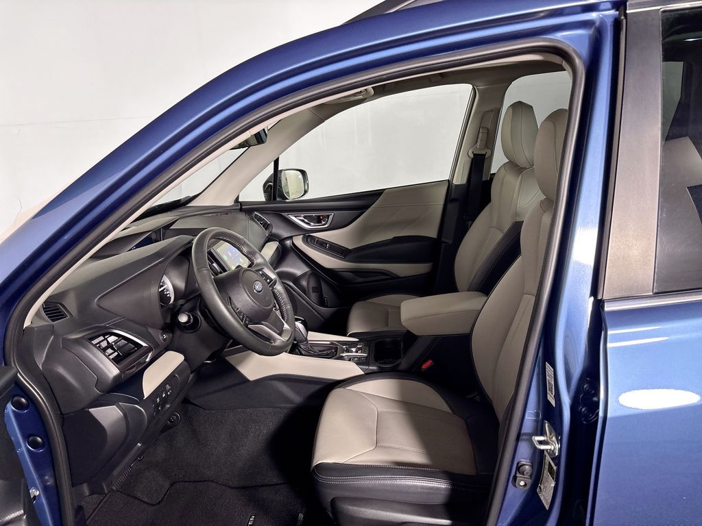 2022 Subaru Forester Limited photo 11