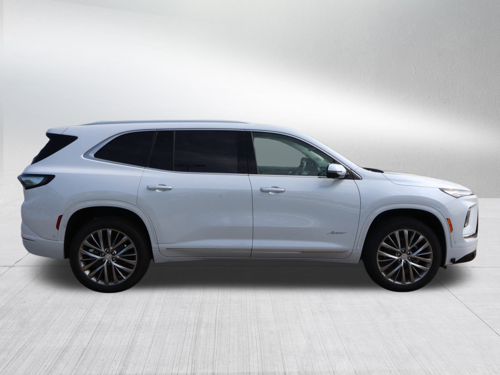 2026 Buick Enclave Avenir photo 8