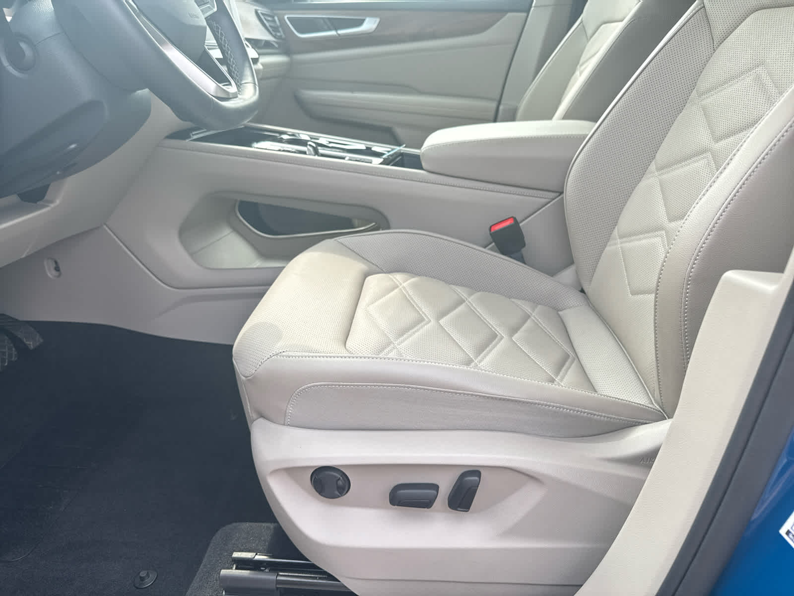 2025 Volkswagen Atlas SE Technology photo 19