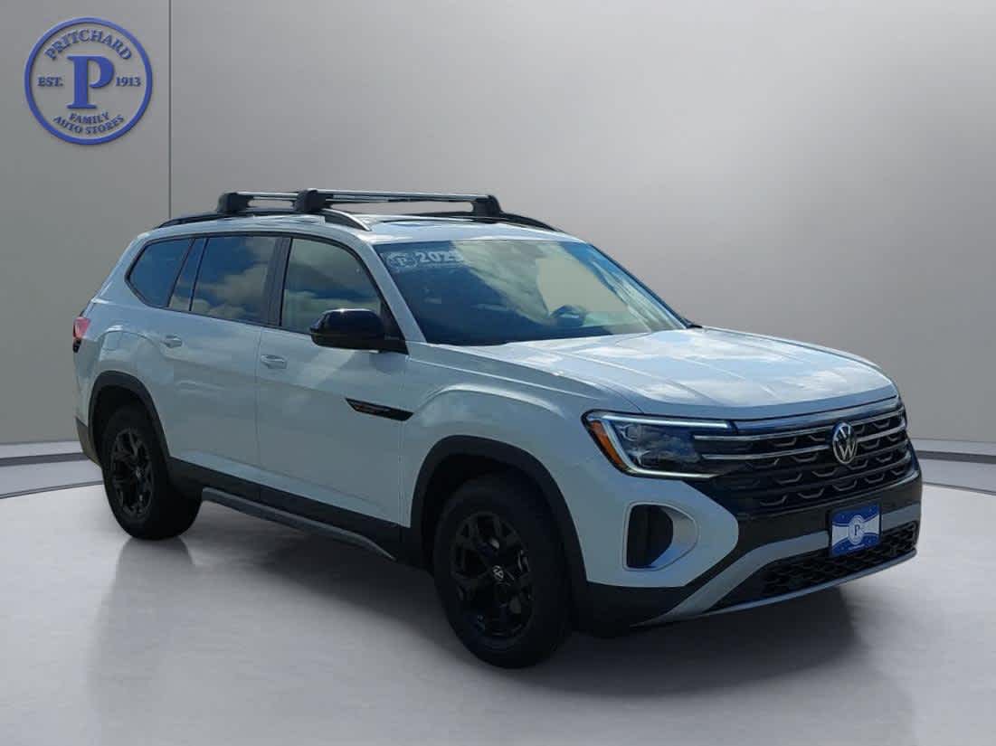 2025 Volkswagen Atlas Atlas Peak Edition's photo