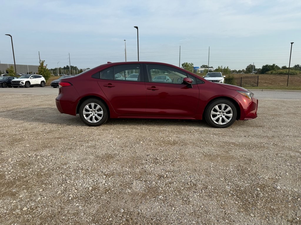 2023 Toyota Corolla LE photo 3