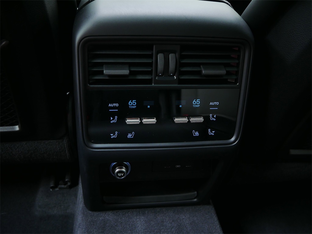 2024 Porsche Cayenne S photo 15