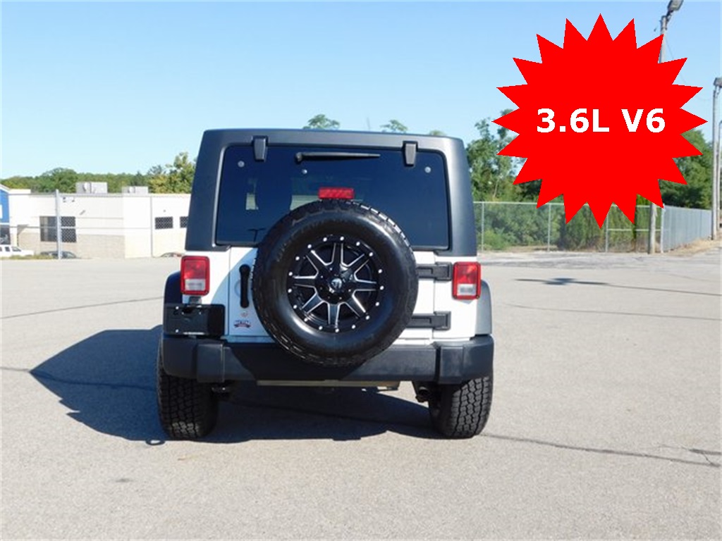 2016 Jeep Wrangler Unlimited Sport photo 4