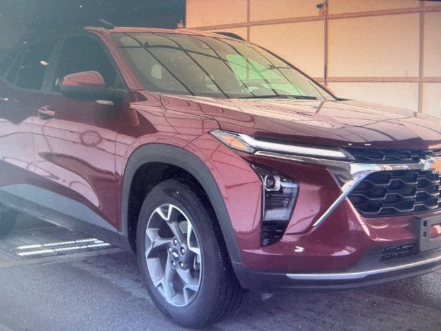 2025 Chevrolet Trax LT's photo