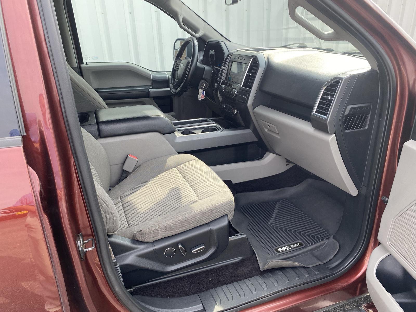 2017 Ford F-150 XLT photo 22