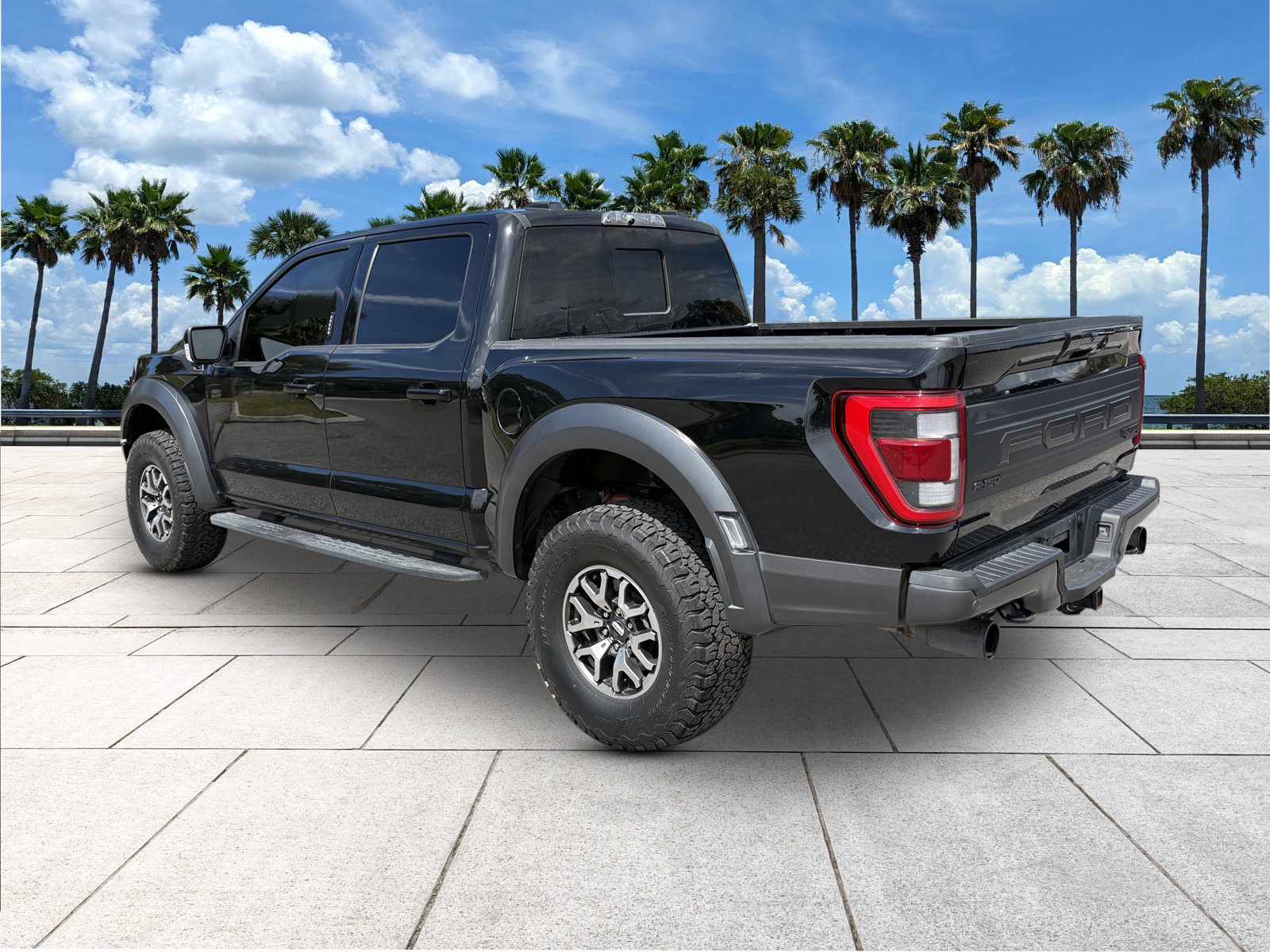 2023 Ford F-150 Raptor photo 4