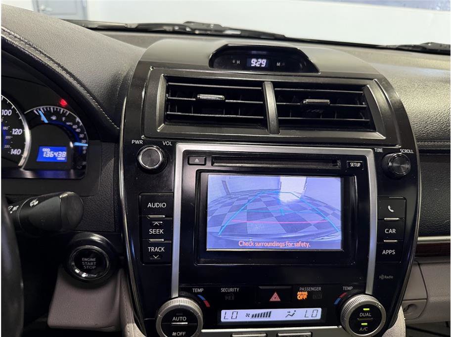 2012 Toyota Camry XLE photo 36