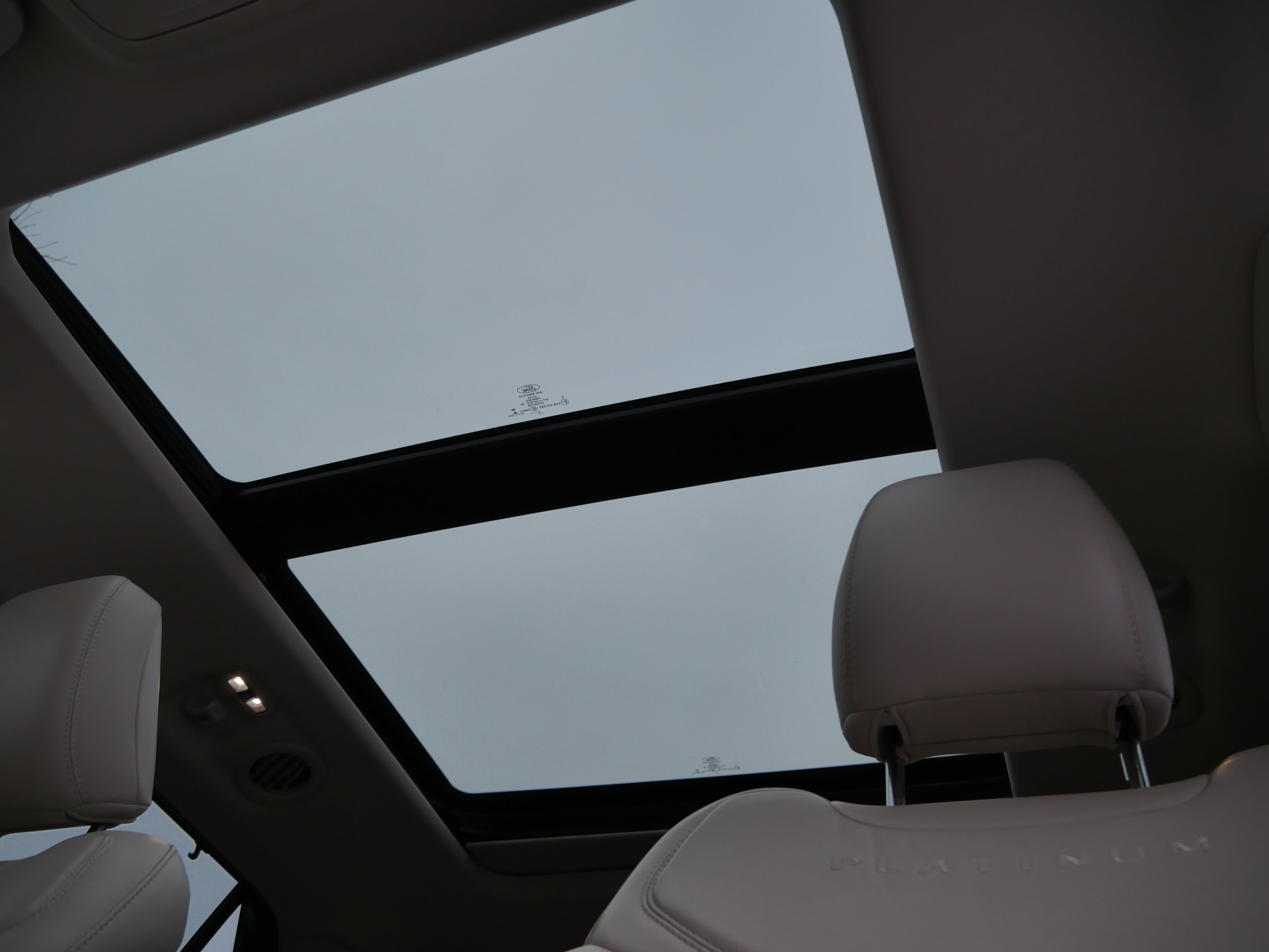 2020 Ford Explorer Platinum photo 3