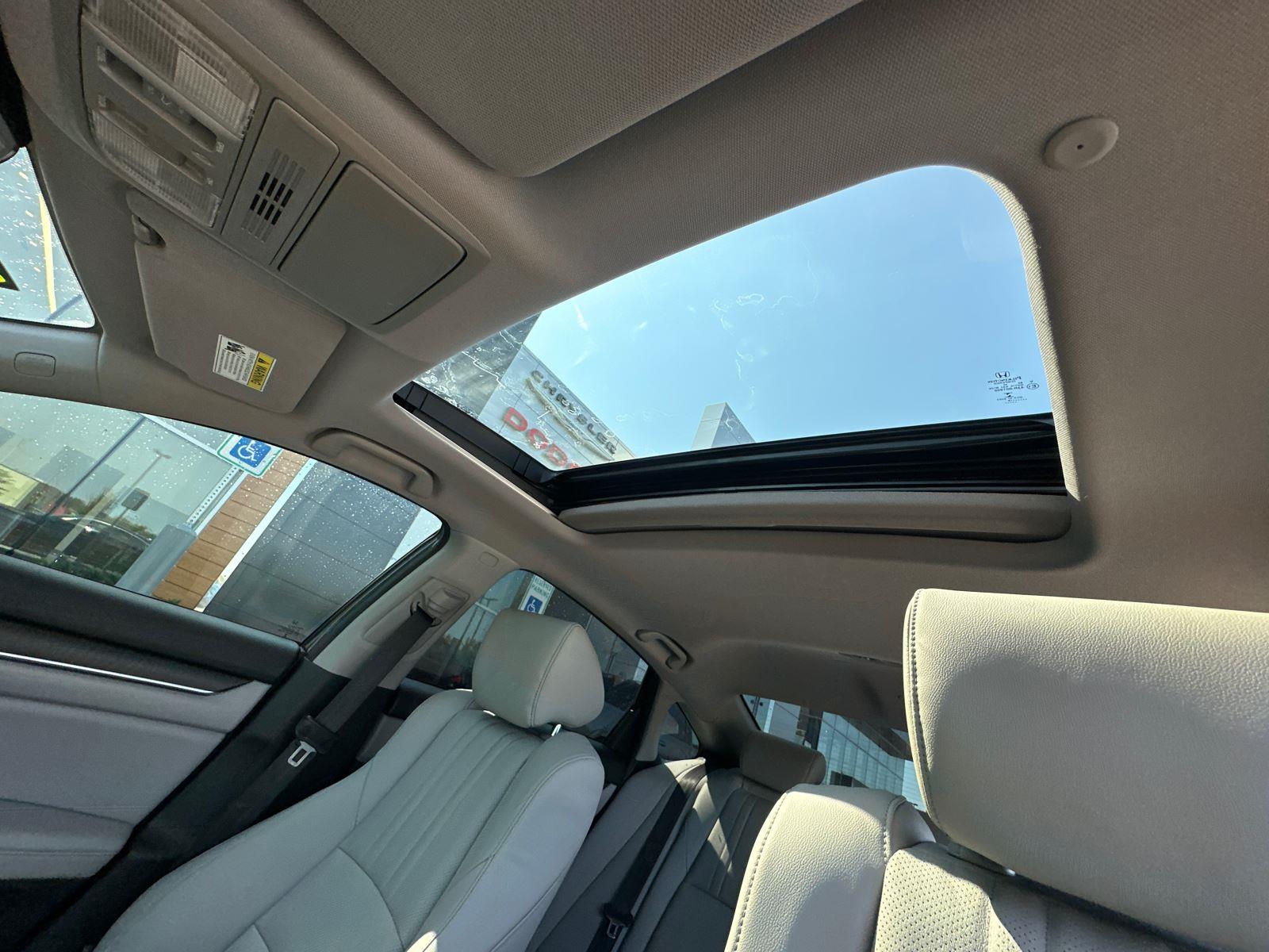 2018 Honda Accord EX-L 1.5T photo 21