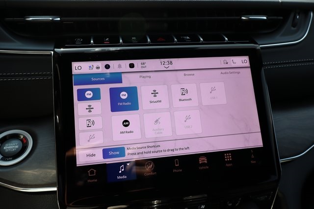 2025 Jeep Grand Cherokee Overland photo 17