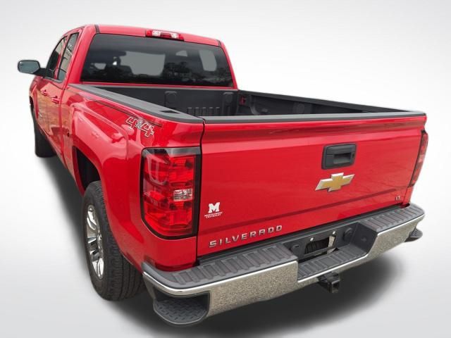 2017 Chevrolet Silverado 1500 LT photo 3