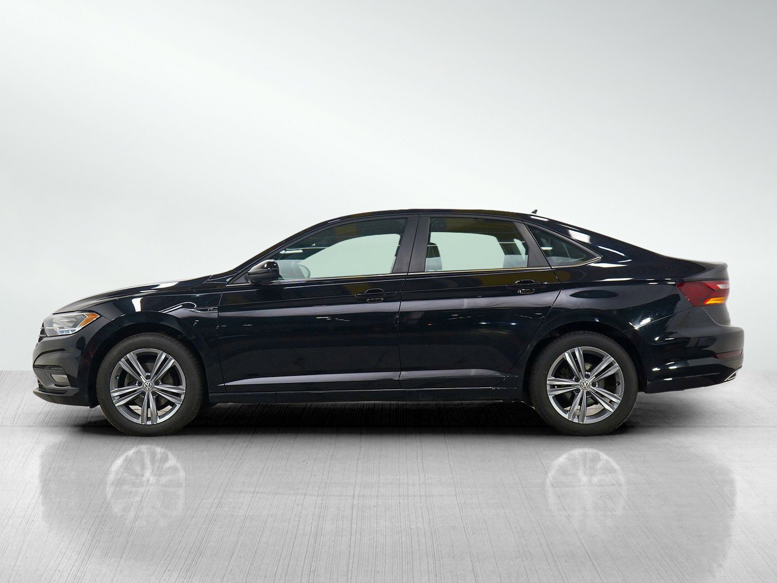 Used 2019 Volkswagen Jetta R-Line with VIN 3VWCB7BU8KM189333 for sale in Burnsville, Minnesota