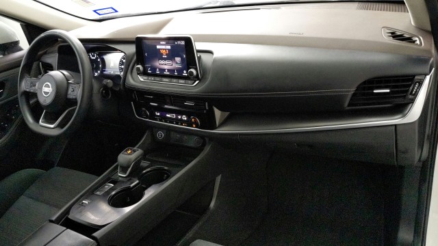 Used 2021  Nissan SV image 27