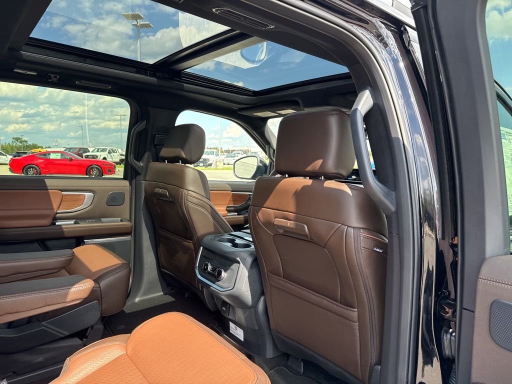 2025 Ford Expedition King Ranch photo 17