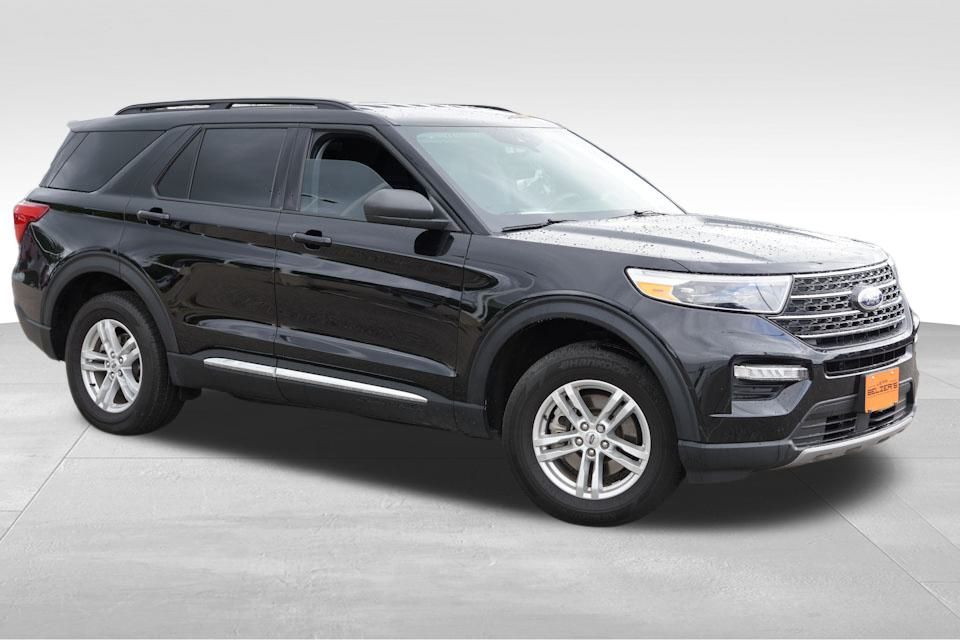 2023 Ford Explorer XLT photo 2