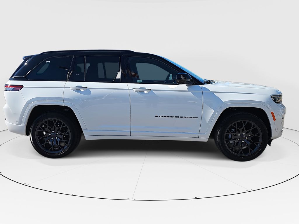 2025 Jeep Grand Cherokee Summit Reserve photo 2