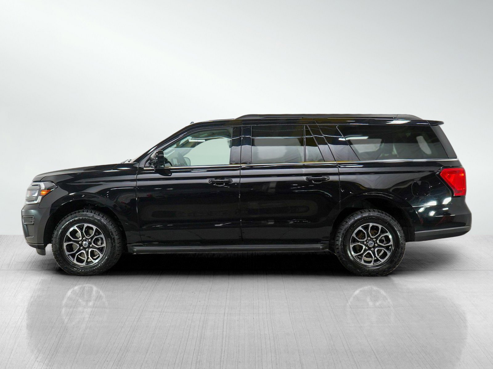 Used 2024 Ford Expedition XLT with VIN 1FMJK1J86REA63530 for sale in Minneapolis, Minnesota