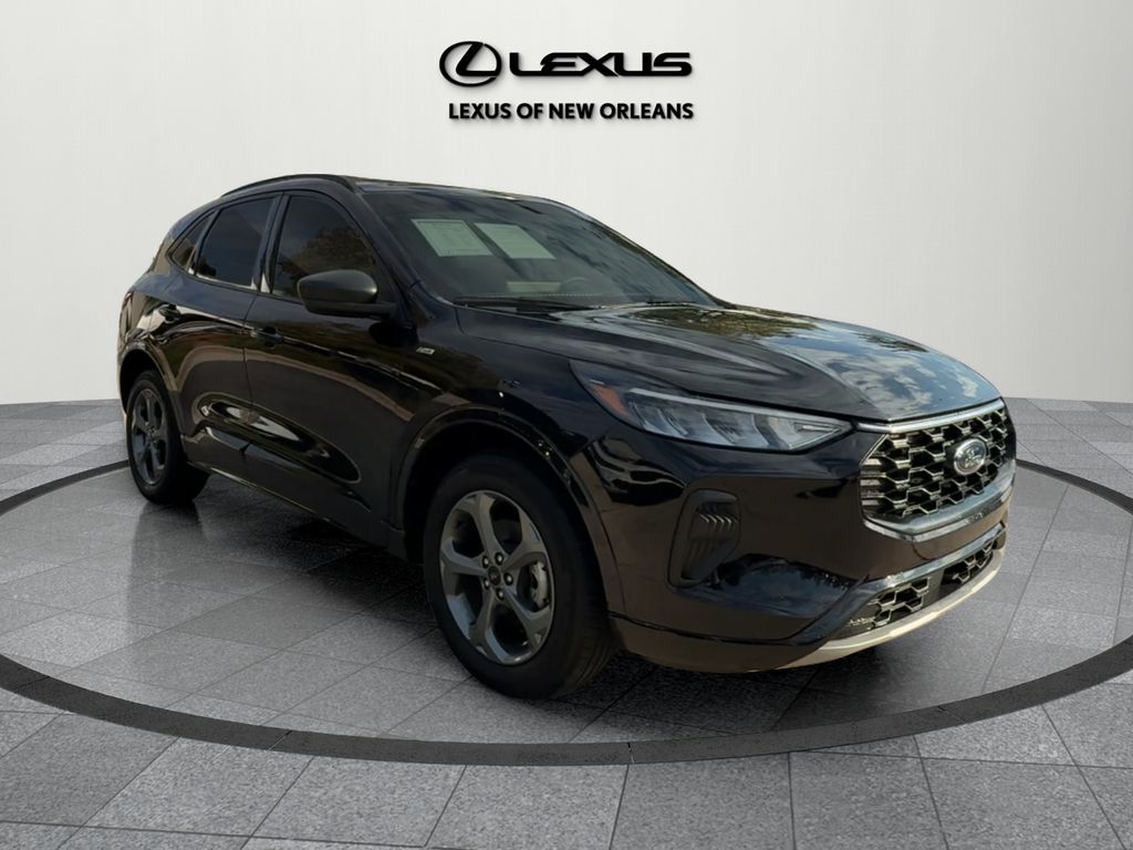2024 Ford Escape ST-Line's photo